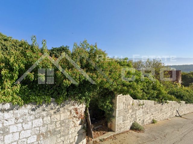 Land for sale 2300 m² – Brač