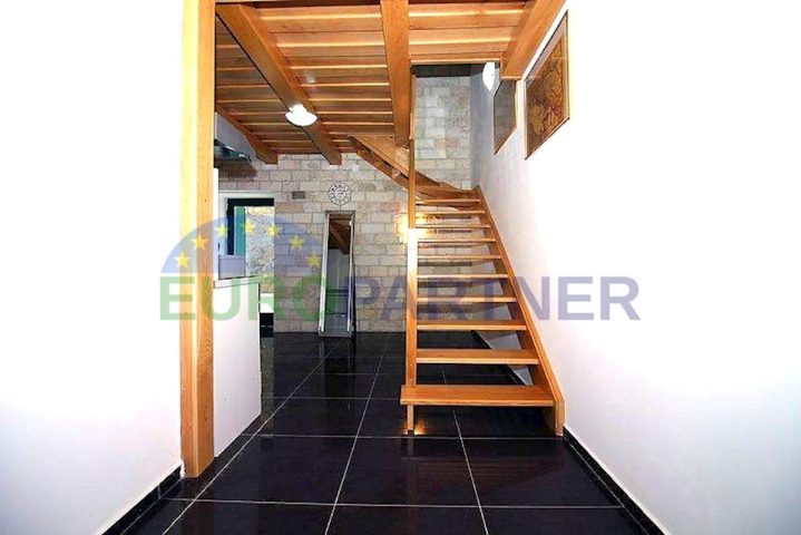 Kuća na prodaju 60 m² – Murter