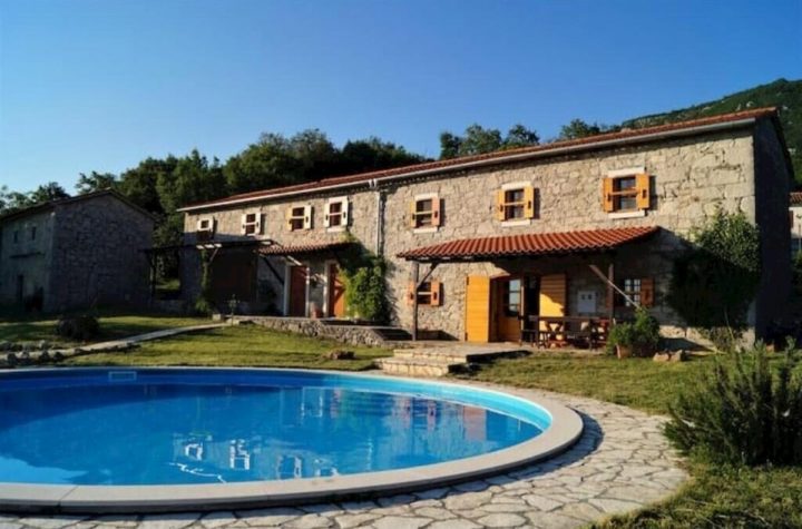 Maison à vendre 270 m² – Lupoglav
