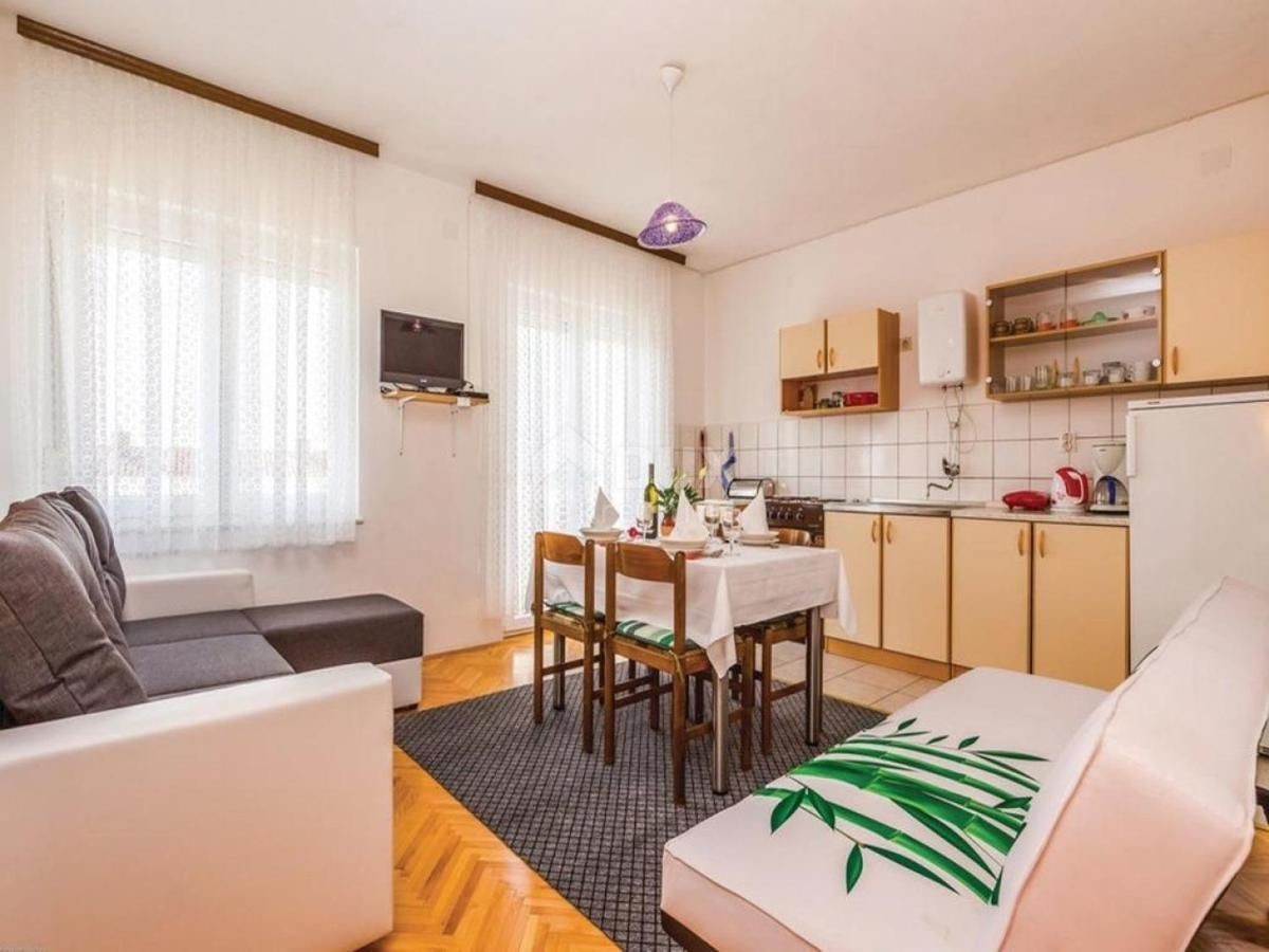 Kuća Na prodaju - PRIMORSKO-GORANSKA CRIKVENICA