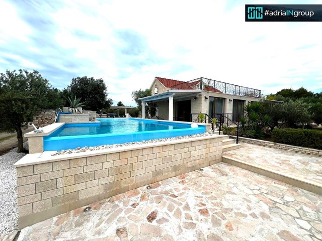 House for sale 189 m² – Sutivan