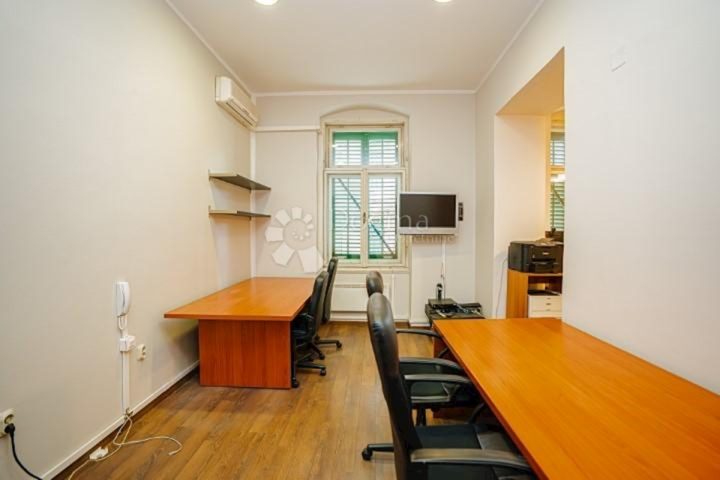 Lokal użytkowy do wynajęcia 35 m² – Rijeka