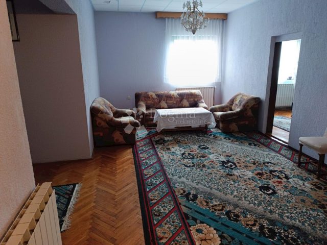 Haus zu verkaufen 1076 m² – Belovar