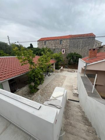 Dom na sprzedaż 150 m² – Sutomišćica