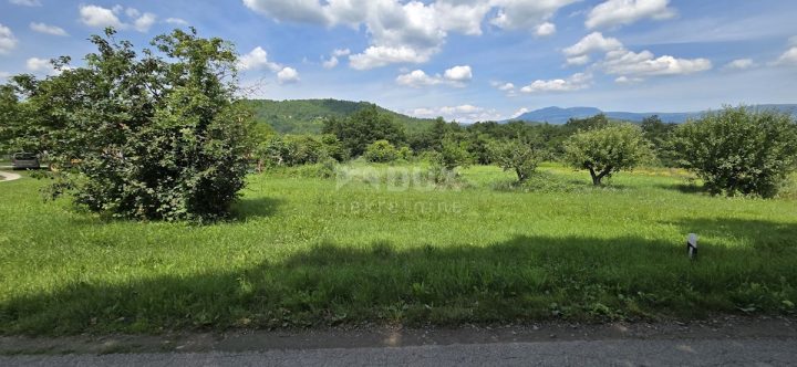 Land for sale 766 m² – Pićan