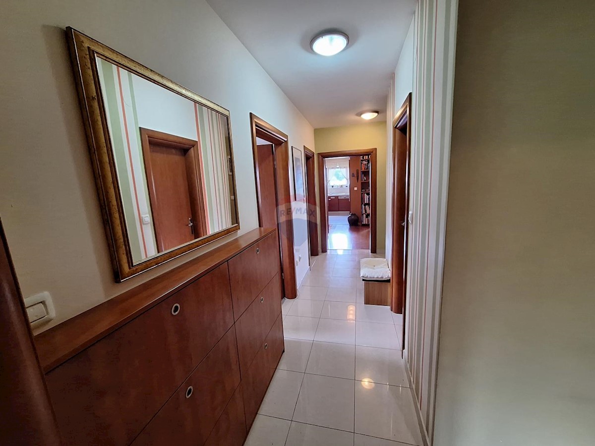 Apartment Zu verkaufen - PRIMORSKO-GORANSKA KASTAV
