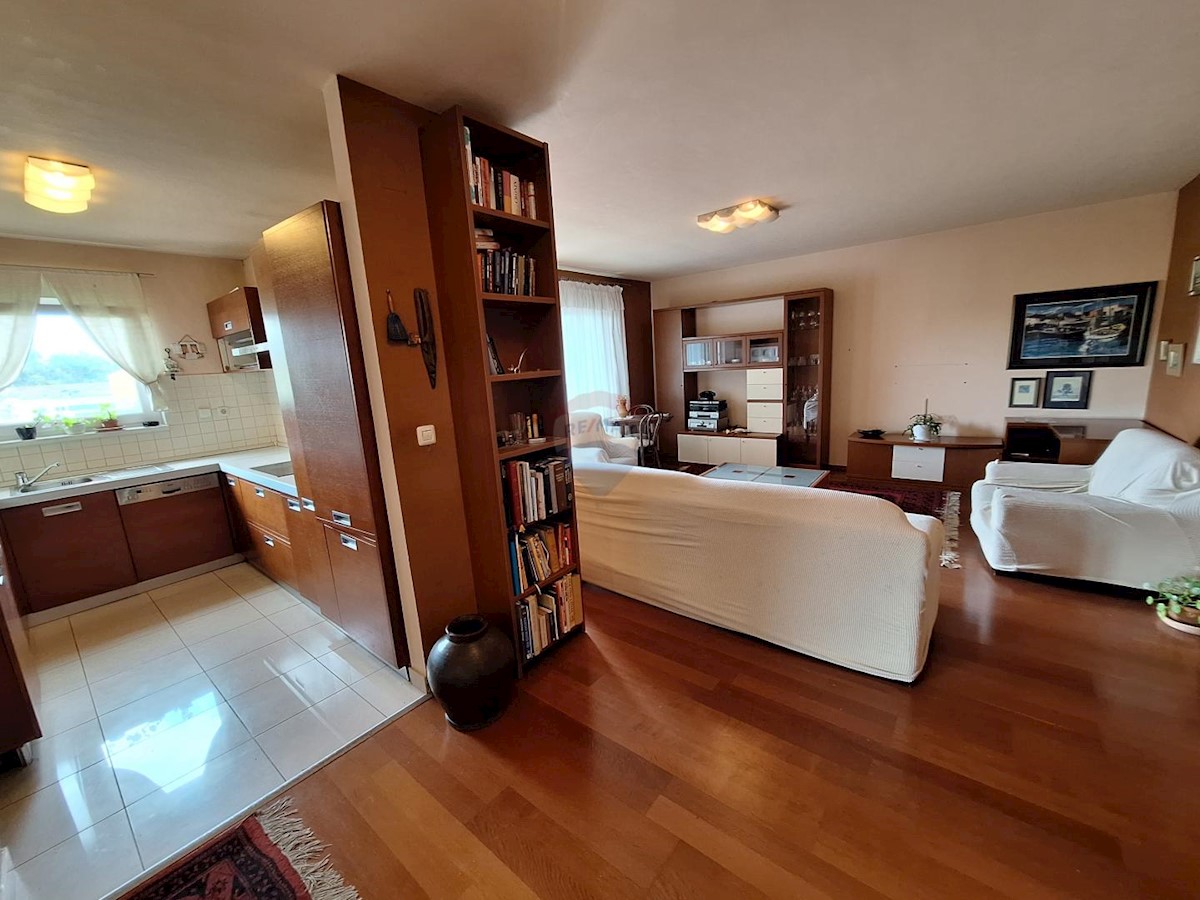 Apartment Zu verkaufen - PRIMORSKO-GORANSKA KASTAV