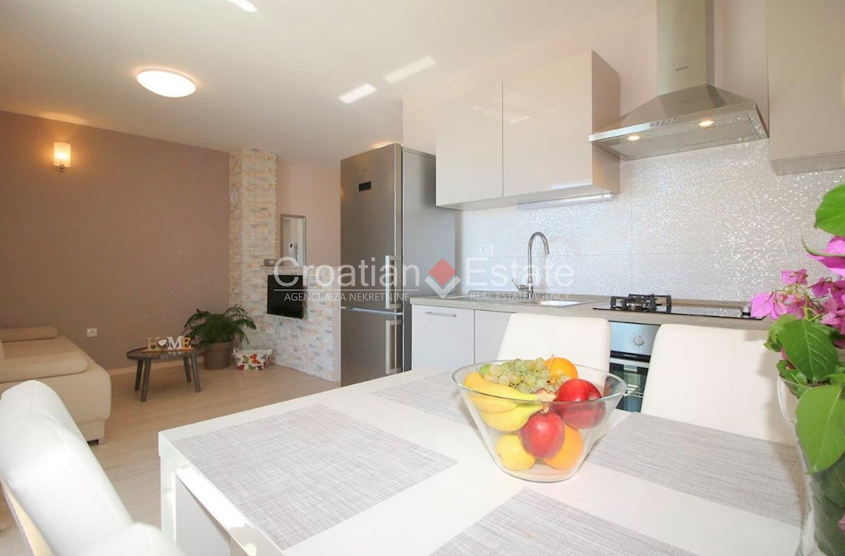 House For sale - ŠIBENSKO-KNINSKA ROGOZNICA
