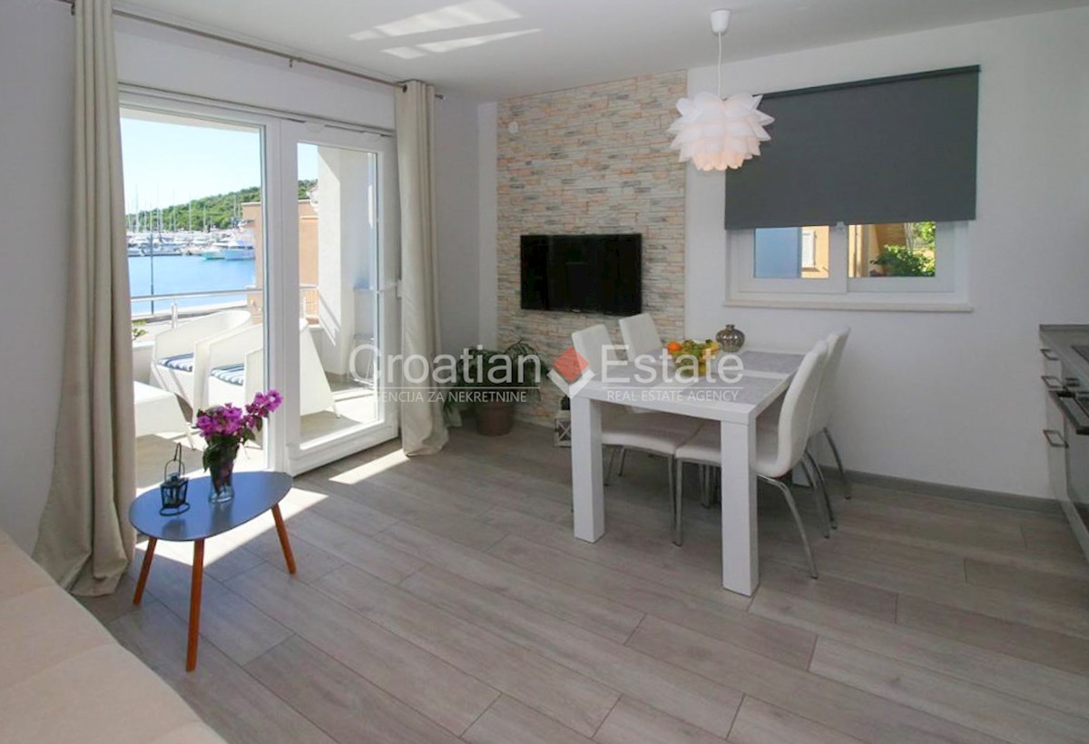 House For sale - ŠIBENSKO-KNINSKA ROGOZNICA