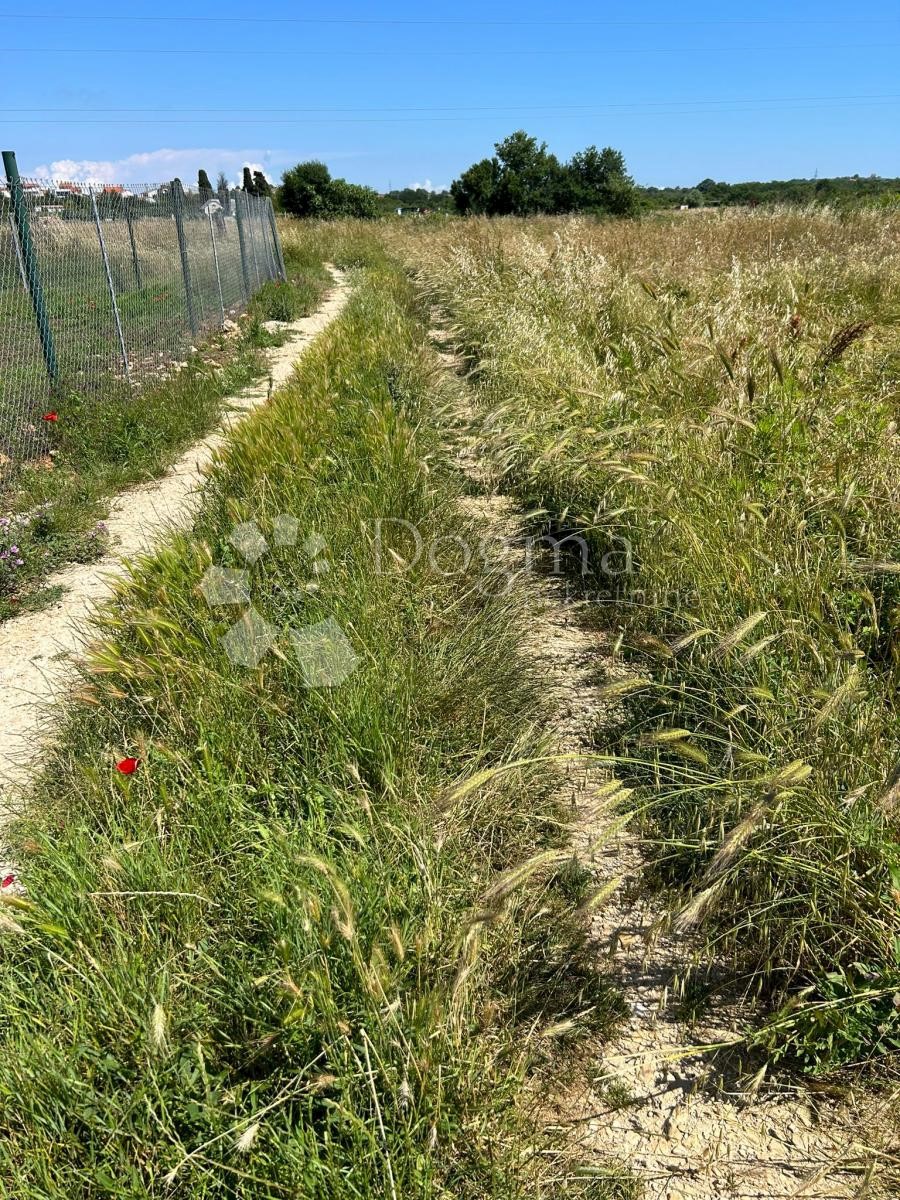Land For sale - ISTARSKA Pula