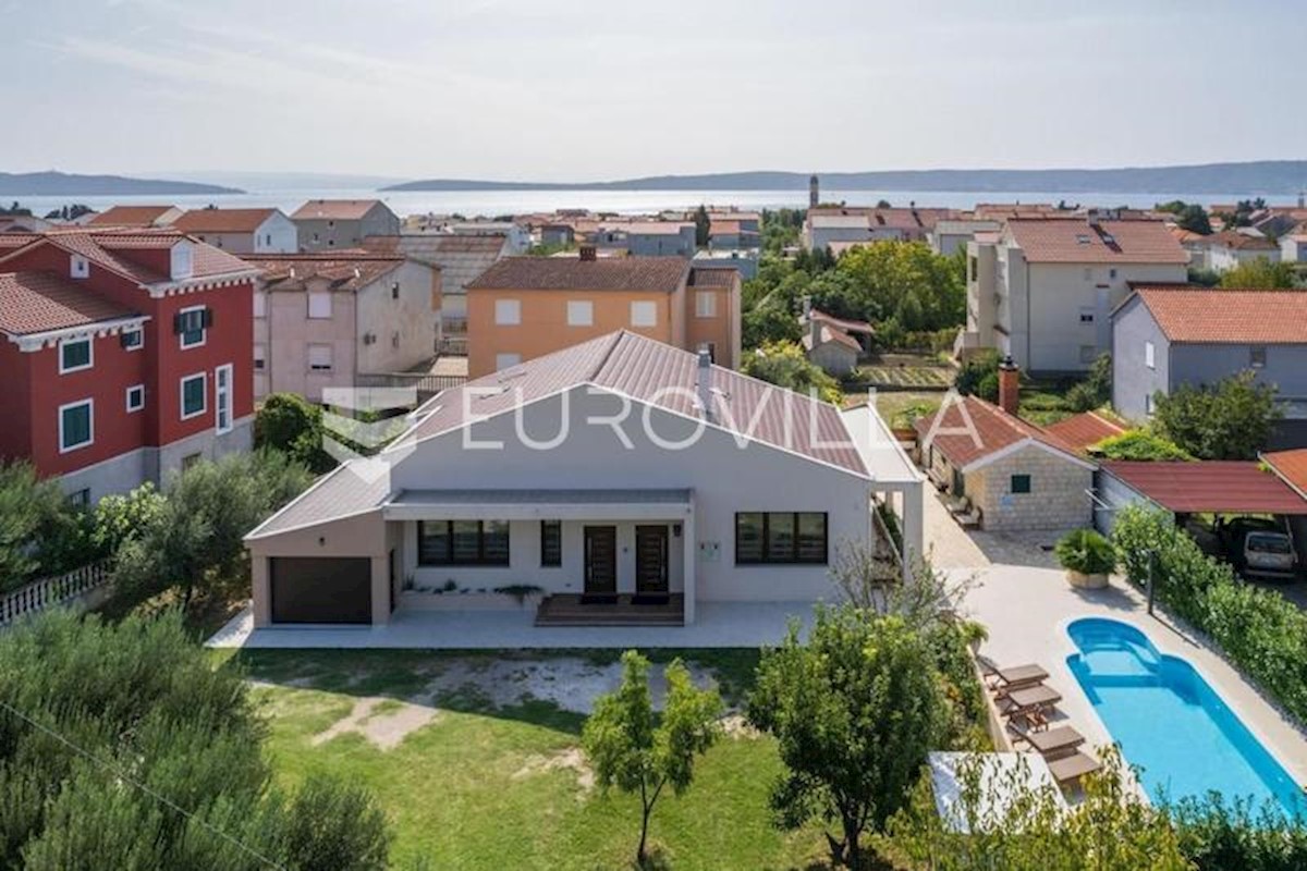 House For rent KAŠTEL STARI