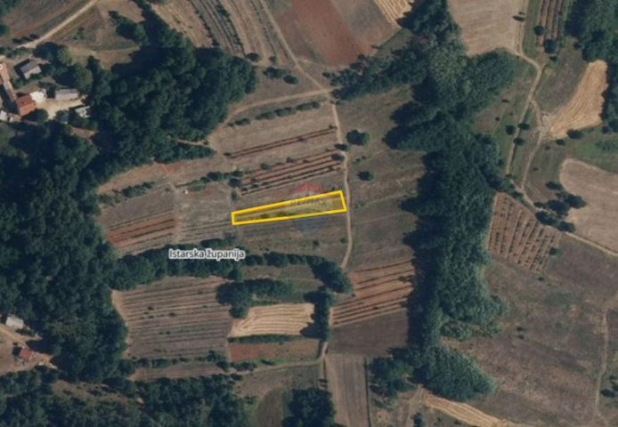 Land for sale 938 m² – Pićan
