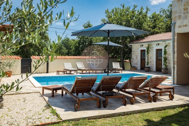Maison à vendre 360 m² – Fažana