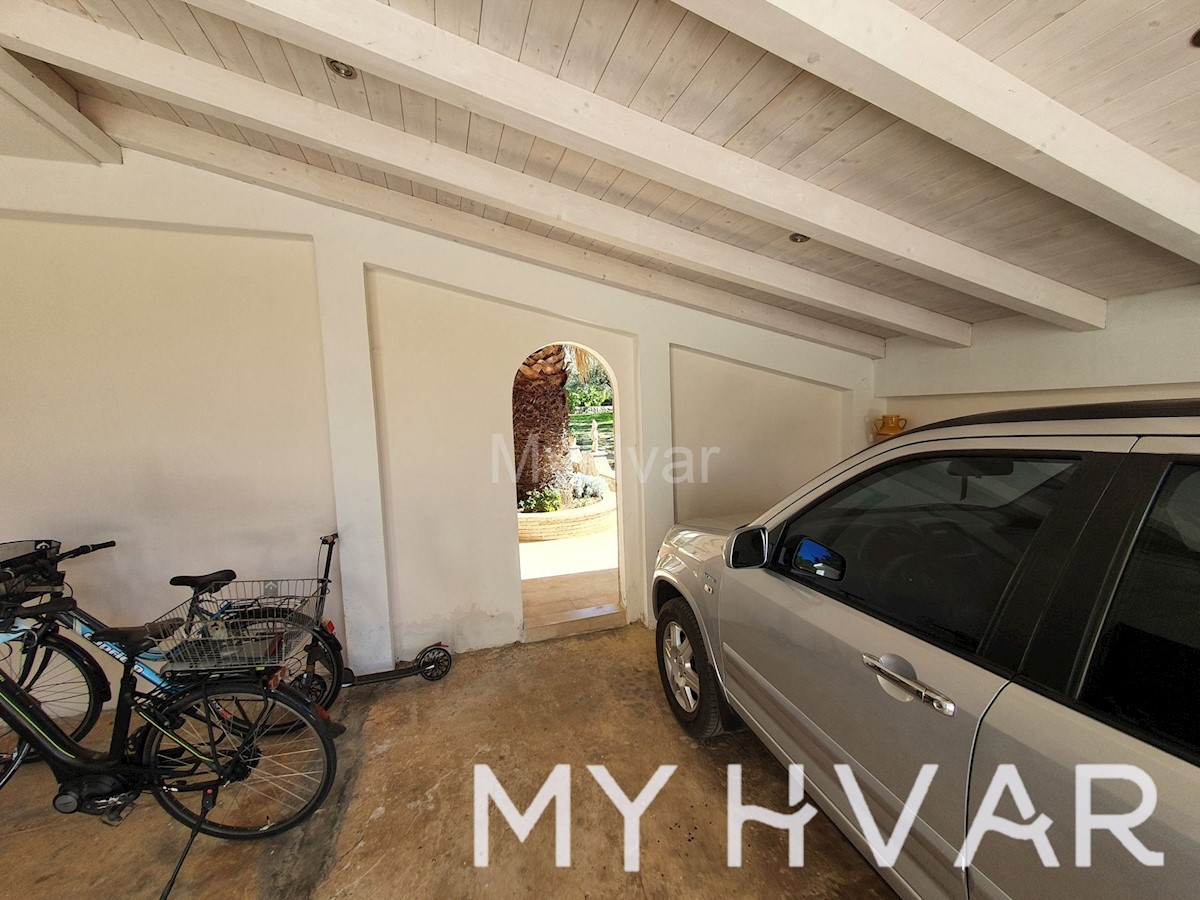 Apartment Zu verkaufen - SPLITSKO-DALMATINSKA HVAR