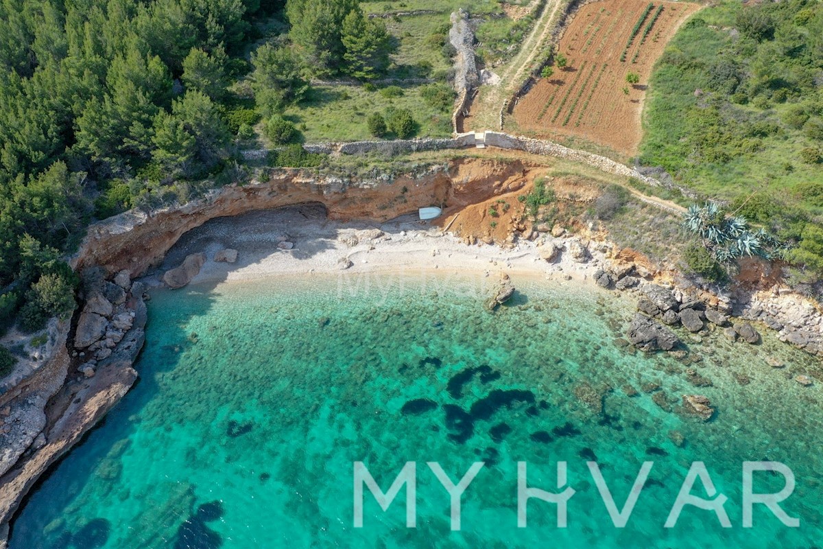 Land For sale - SPLITSKO-DALMATINSKA HVAR