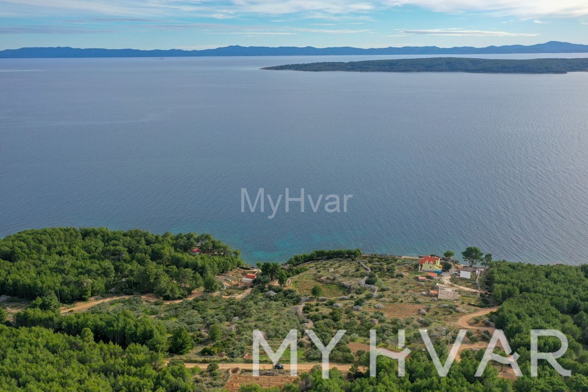 Land For sale - SPLITSKO-DALMATINSKA HVAR