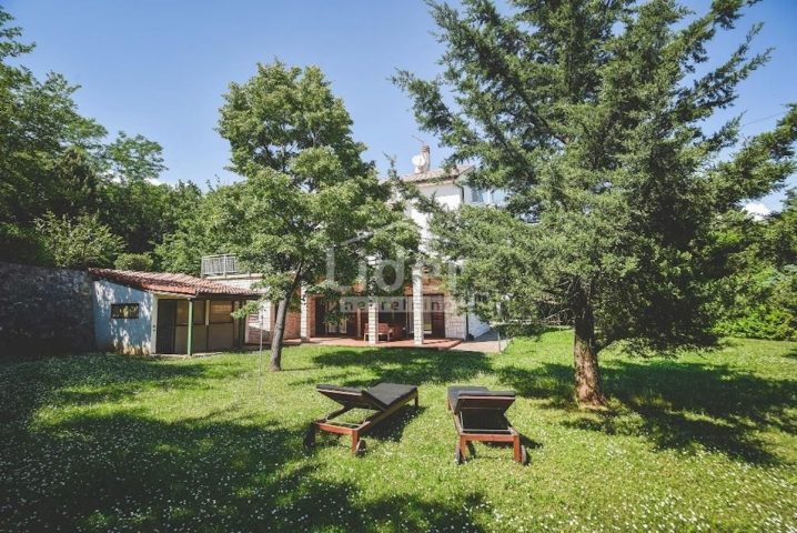 Dom na sprzedaż 330 m² – Gornja Vežica