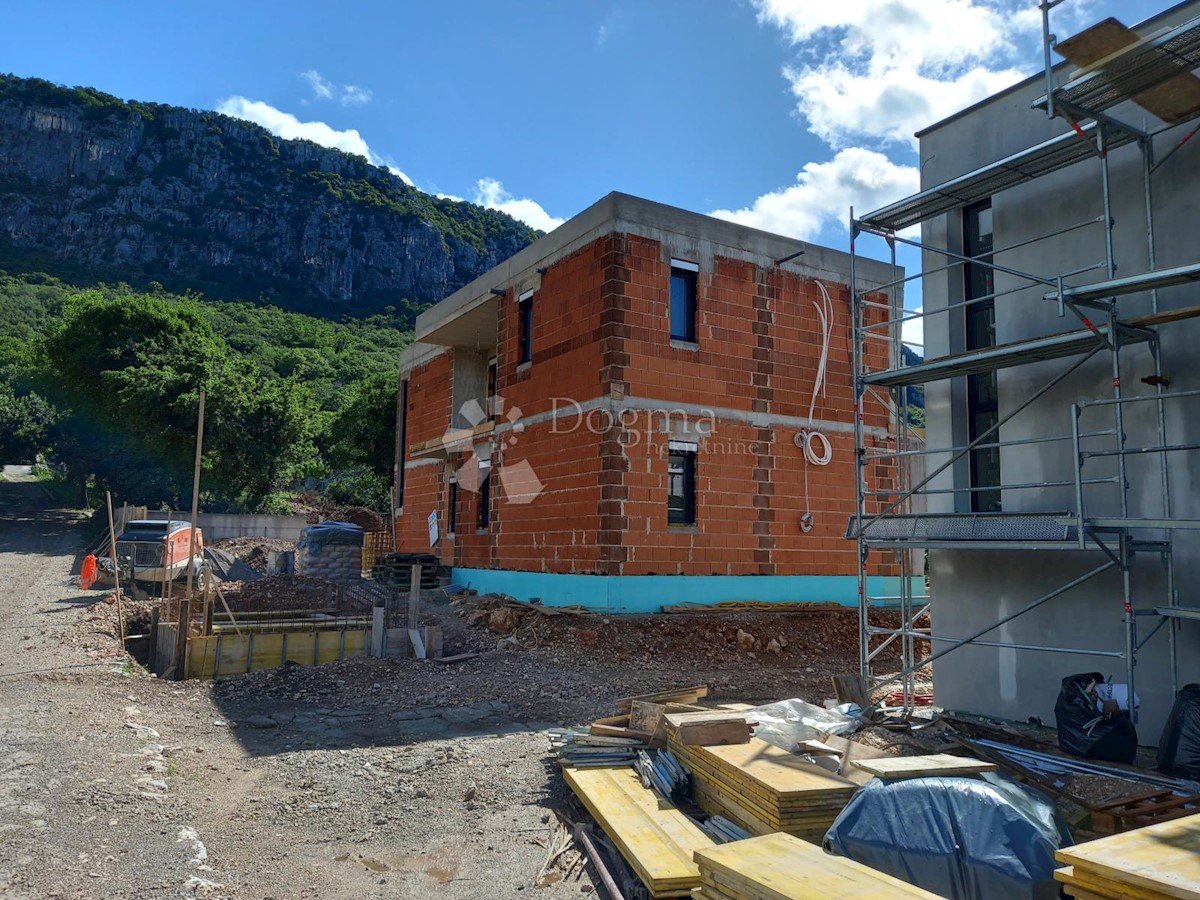 Kuća Na prodaju - PRIMORSKO-GORANSKA VINODOLSKA OPĆINA