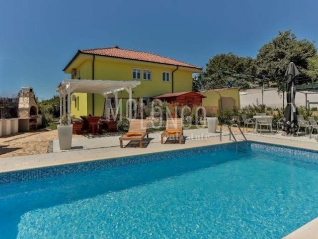 Dům na prodej 300 m² – Medulin