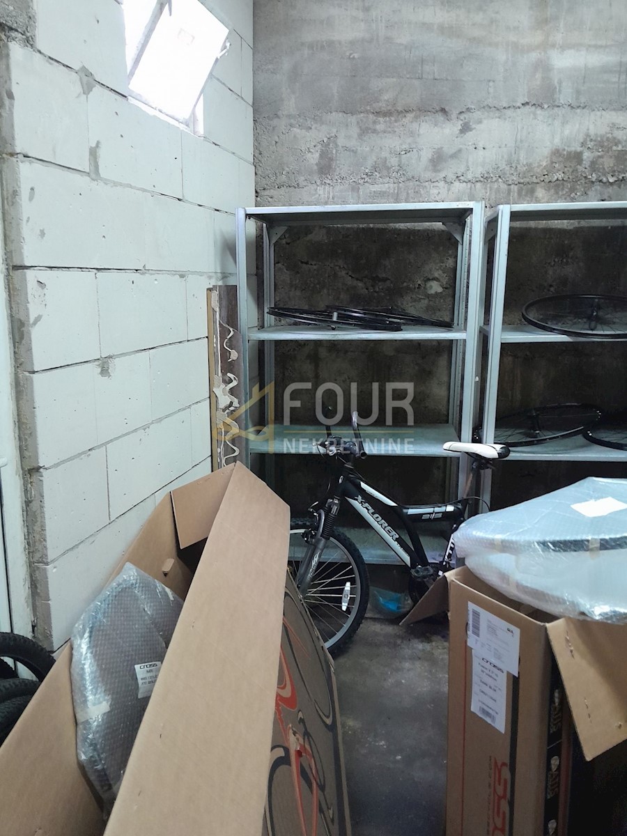 Business premises For rent - PRIMORSKO-GORANSKA RIJEKA