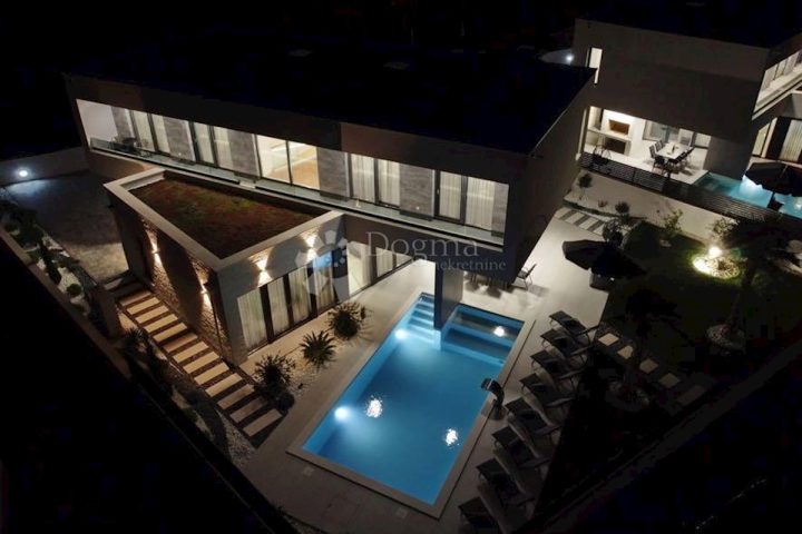 Terrain à vendre 841 m² – Zaton