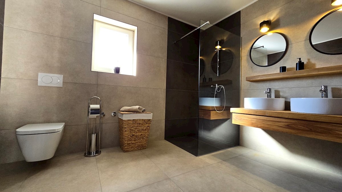 Casa In vendita - PRIMORSKO-GORANSKA CRIKVENICA