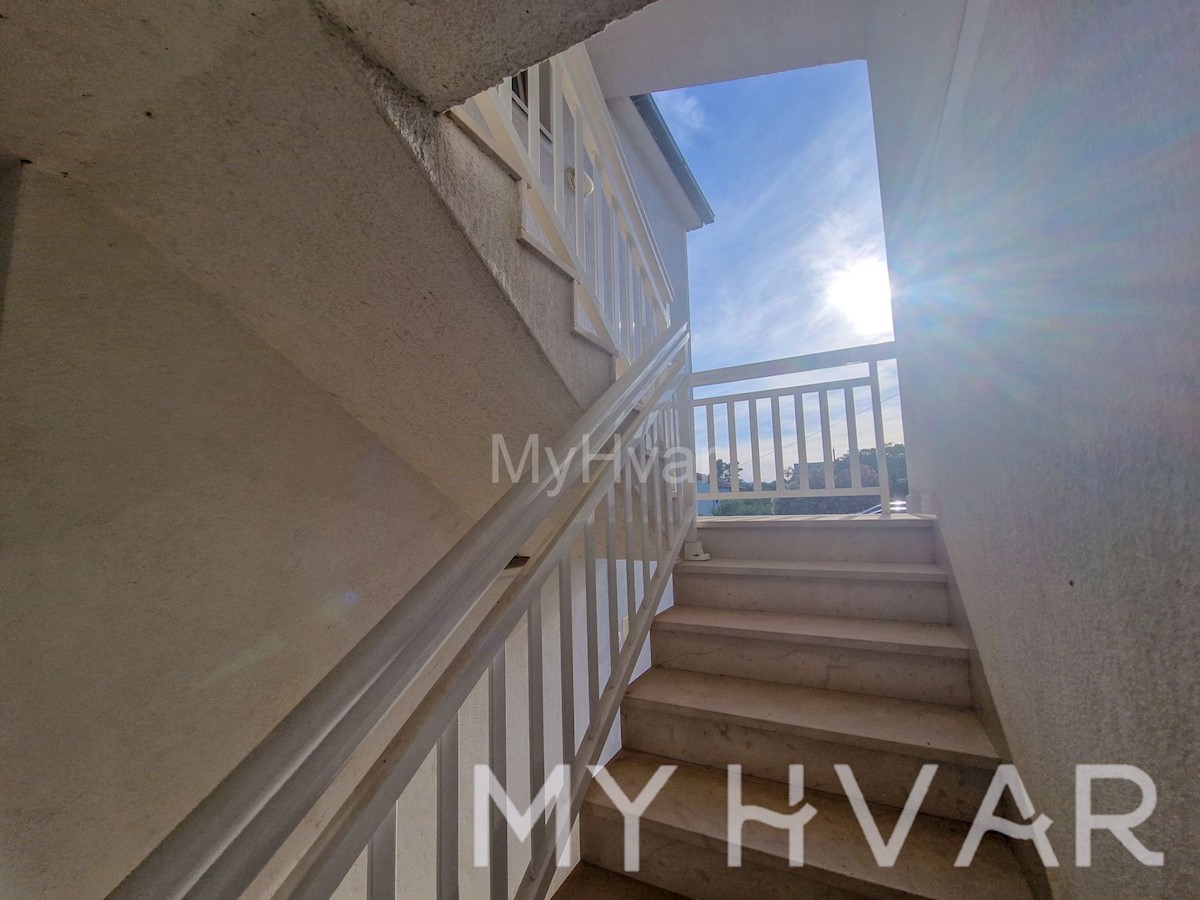 Apartment Zu verkaufen - SPLITSKO-DALMATINSKA HVAR