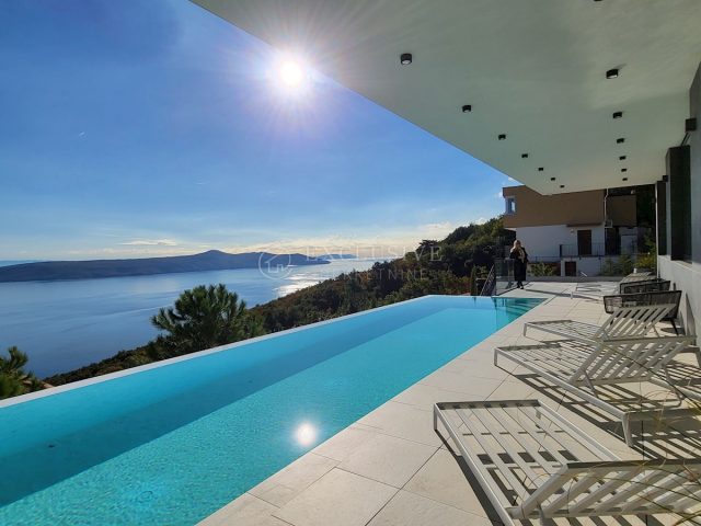 Dom na predaj 395 m² – Mošćenička Draga