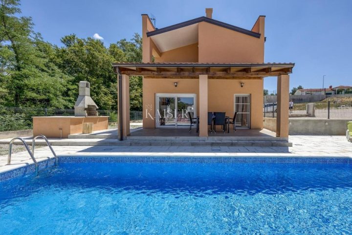 Casa in vendita 170 m² – Tinjan