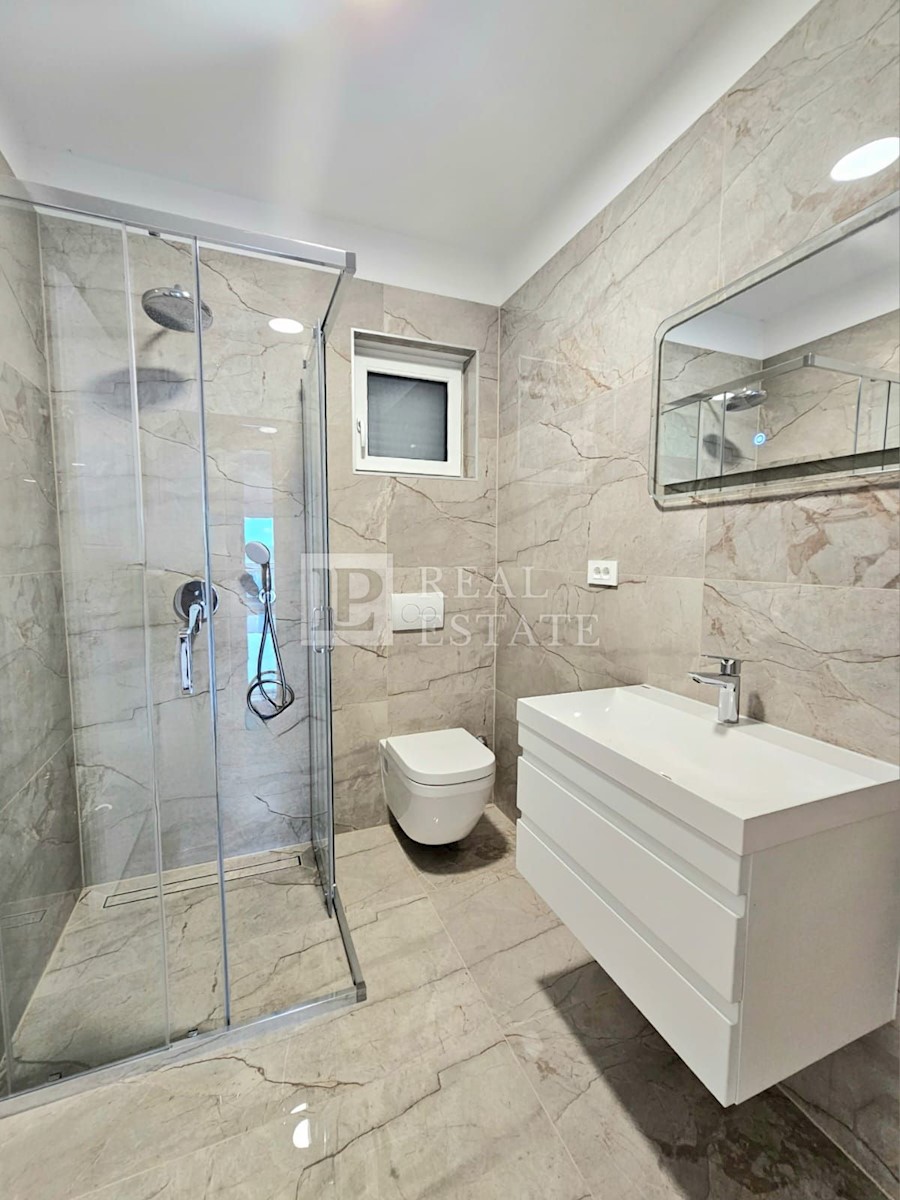 Apartma Na predaj - PRIMORSKO-GORANSKA CRIKVENICA