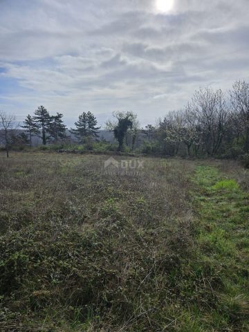 Działka na sprzedaż 1158 m² – Tinjan