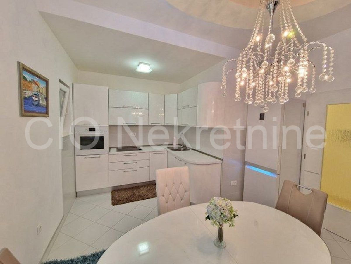 Flat For rent - SPLITSKO-DALMATINSKA SPLIT