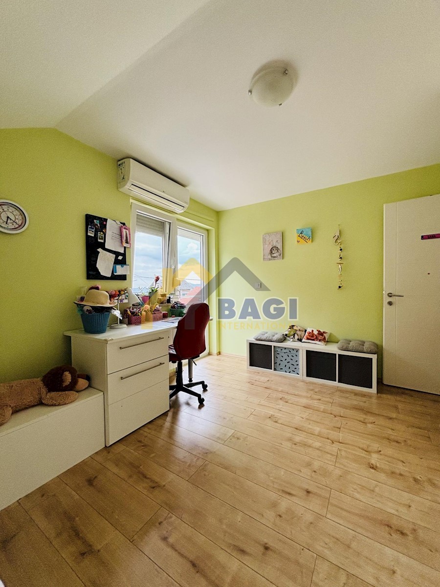 Maison À louer - GRAD ZAGREB ZAGREB