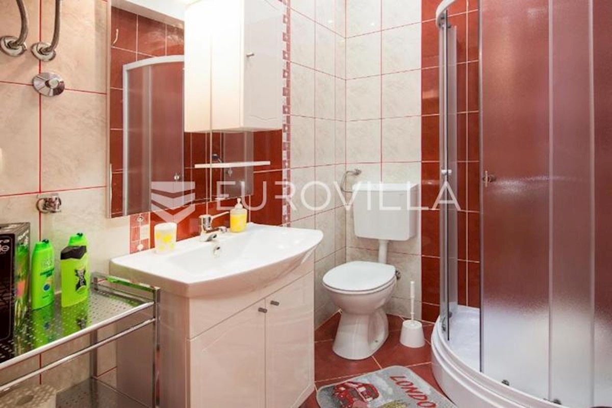 Flat For sale - SPLITSKO-DALMATINSKA PODSTRANA