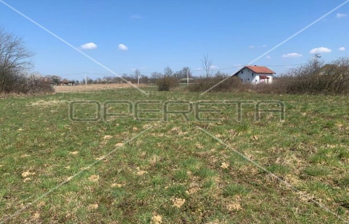 Pozemek na prodej 13602 m² – Ivanić-Grad