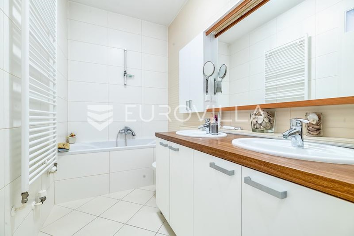 Appartement À louer - GRAD ZAGREB ZAGREB