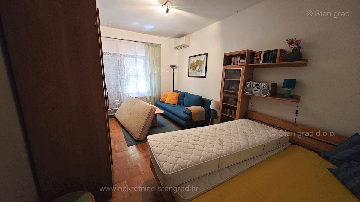 Kuća Na prodaju - PRIMORSKO-GORANSKA CRIKVENICA