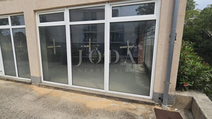 Poslovni prostor na prodaju 131 m² – Novi Vinodolski