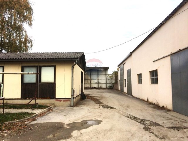 Commerciale in vendita 1298 m² – Varaždin