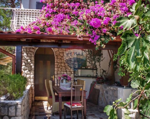Kuća na prodaju 300 m² – Mali Lošinj