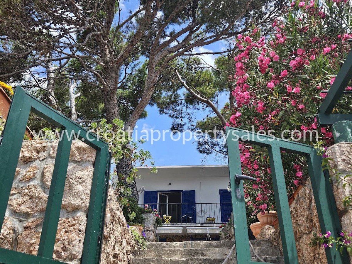 House For sale - SPLITSKO-DALMATINSKA HVAR