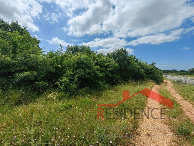Zemljište na prodaju 17806 m² – Galižana