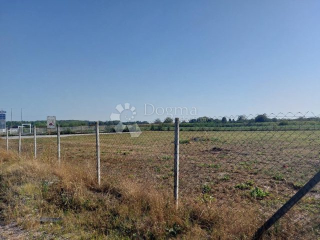 Terreno in vendita 4381 m² – Varaždin