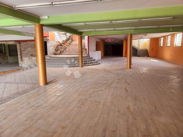 Locaux commerciaux à louer 1784 m² – Zadar