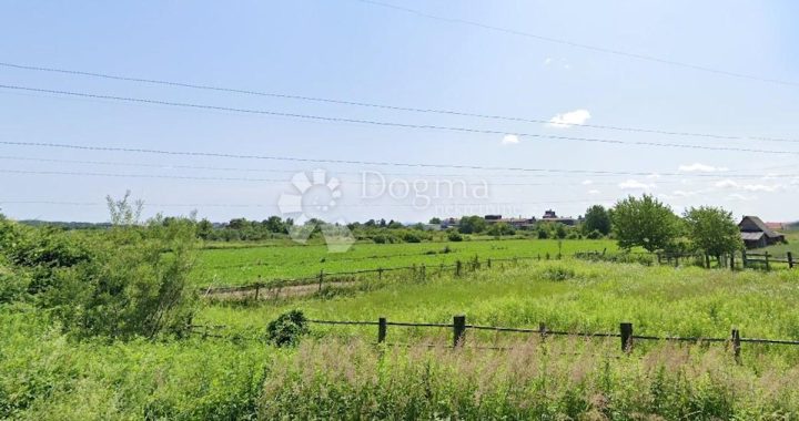 Terreno in vendita 1324 m² – Varaždin