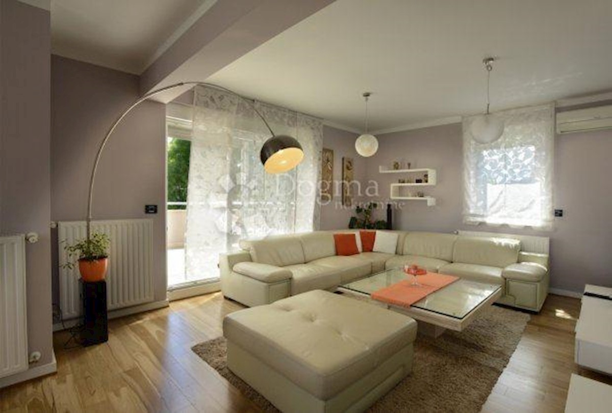 Apartma Na predaj - ZAGREBAČKA DUGO SELO