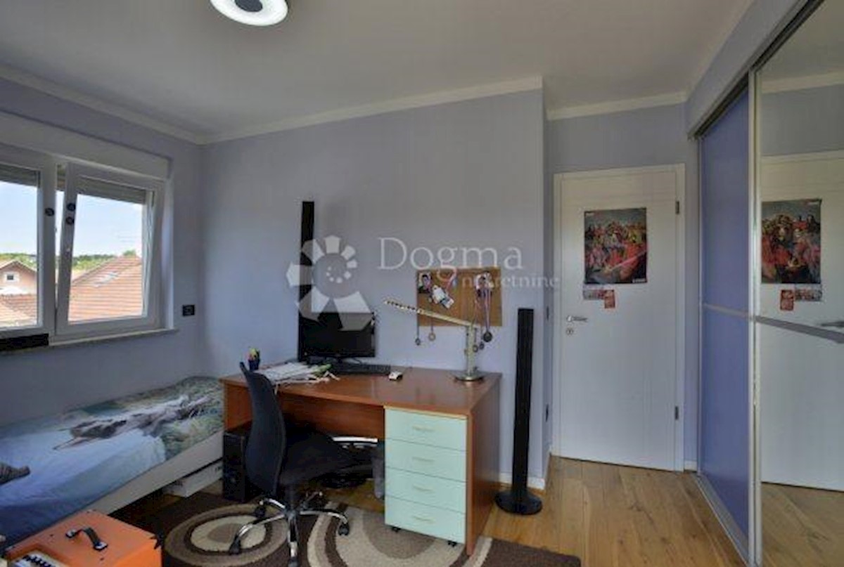 Apartma Na predaj - ZAGREBAČKA DUGO SELO