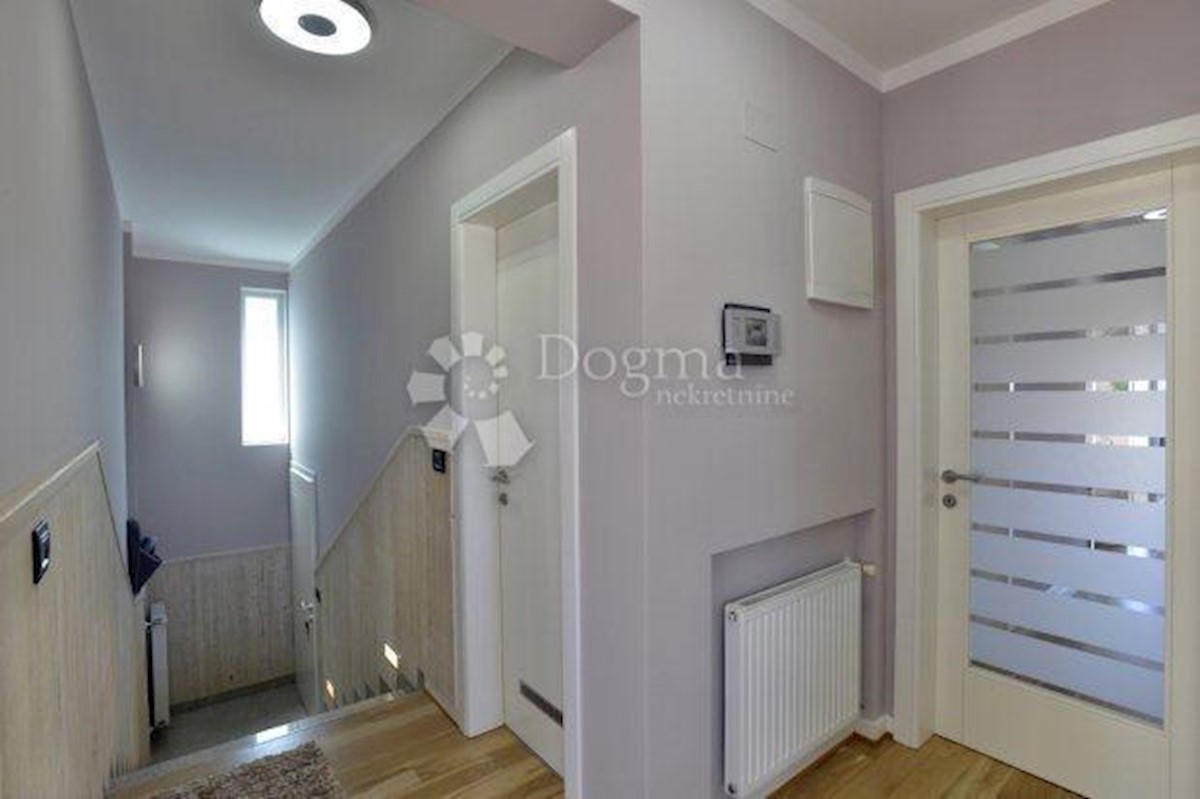 Apartma Na predaj - ZAGREBAČKA DUGO SELO