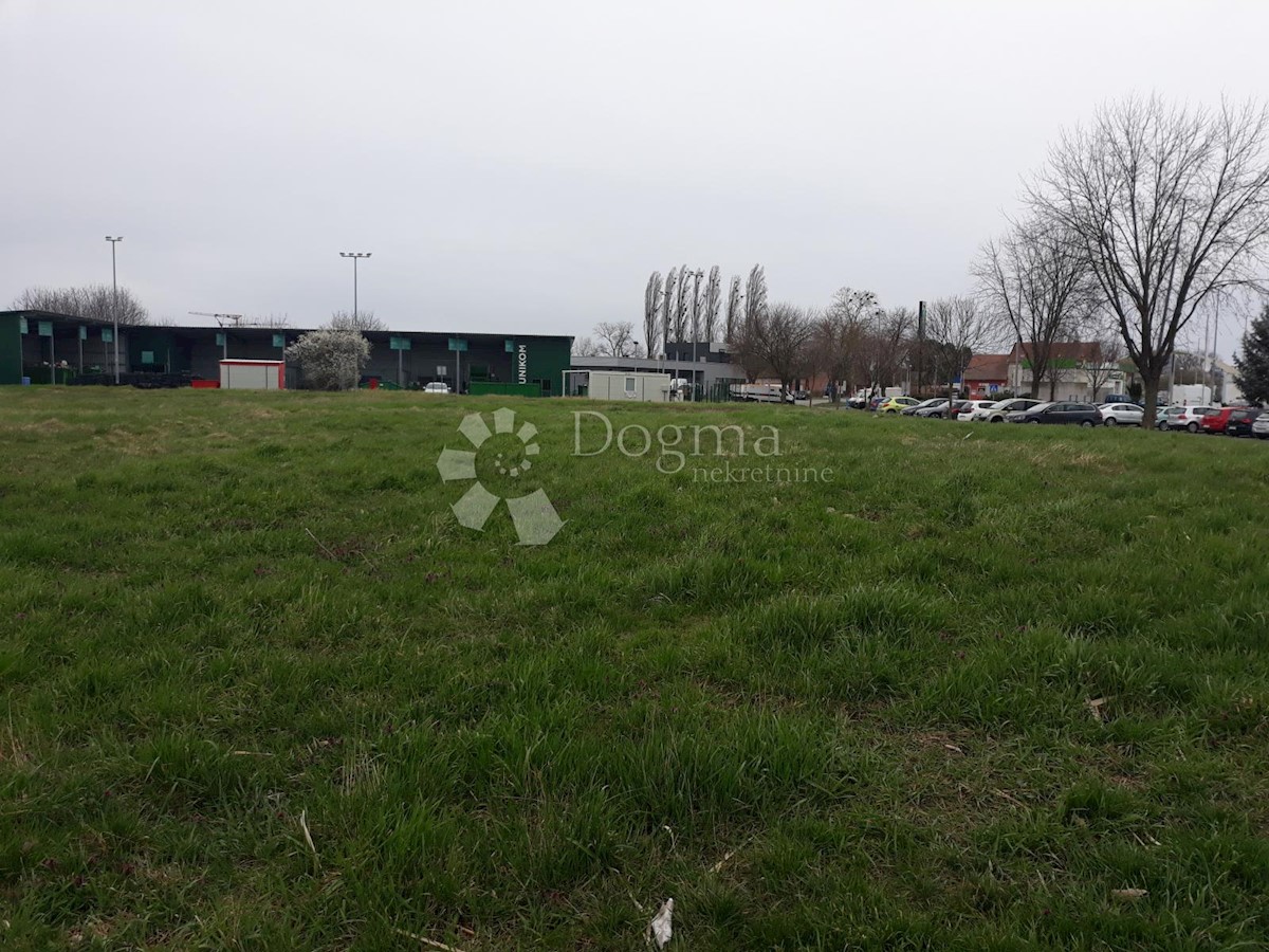 Land For sale - OSJEČKO-BARANJSKA OSIJEK