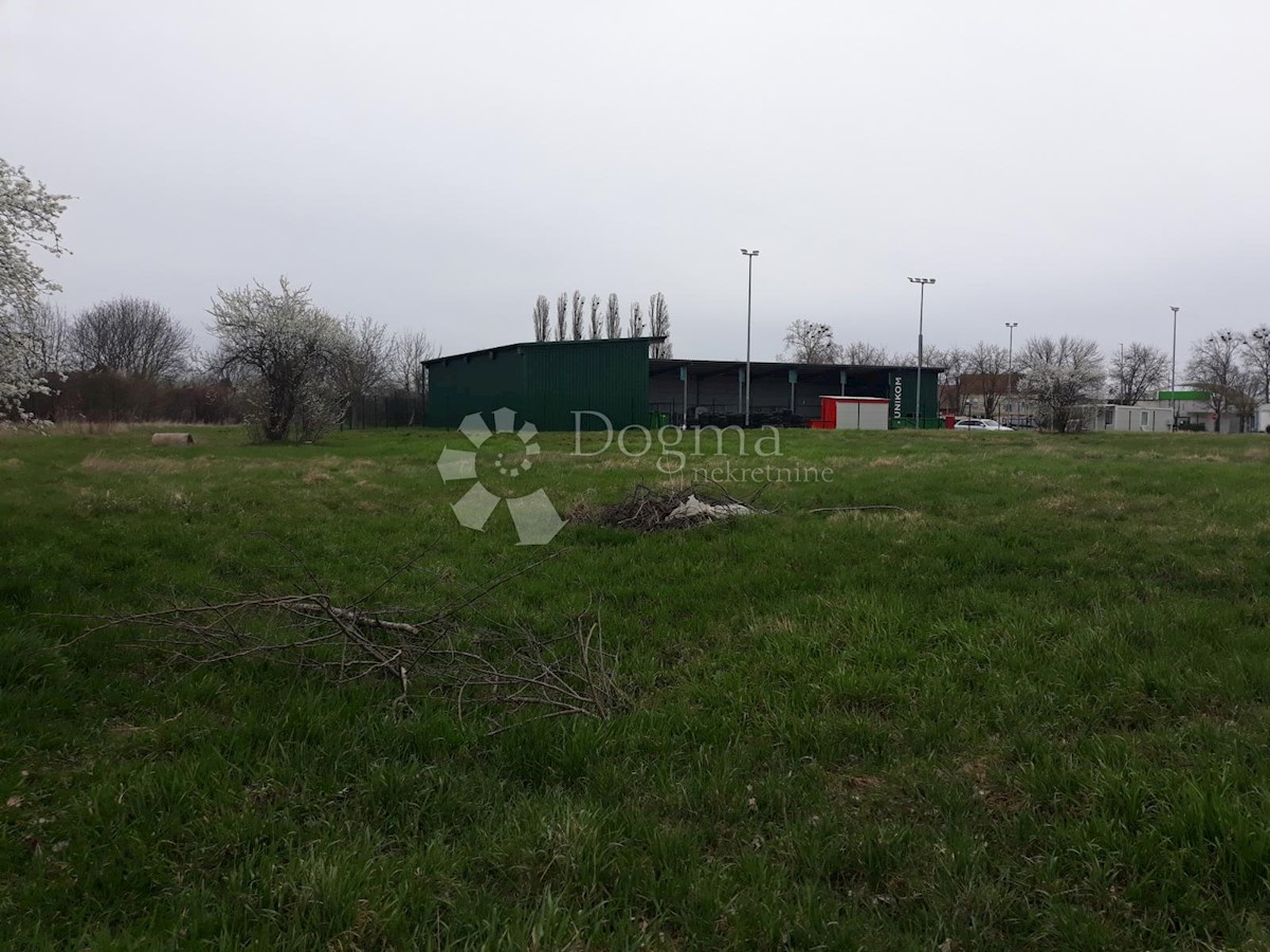 Land For sale - OSJEČKO-BARANJSKA OSIJEK